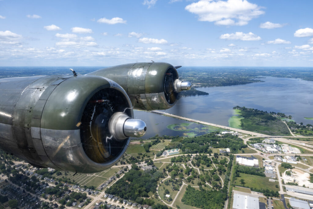 Mit der B-17 über das EAA AirVenture in Oshkosh